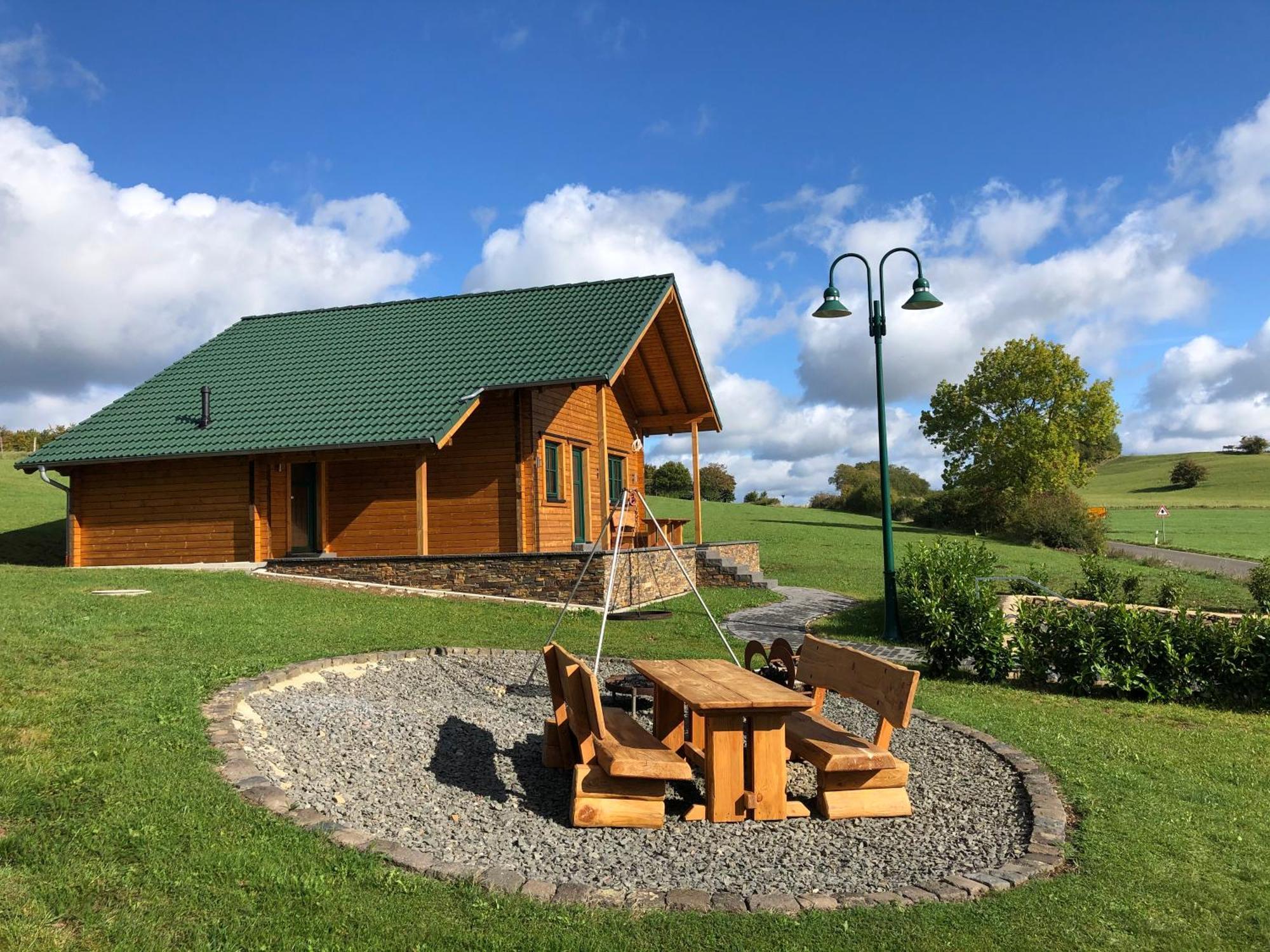 Holzhaus Onkel Fritz Mit Sauna Und Whirlwanne Esch  Exterior foto